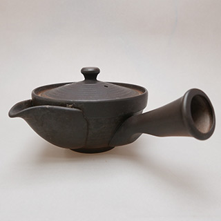 《忘れられた器たちの棲み家》No.40
