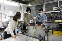 素材や技法についてとびラーに伝える藝大生