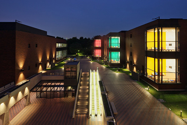 東京都美術館外観(夜)