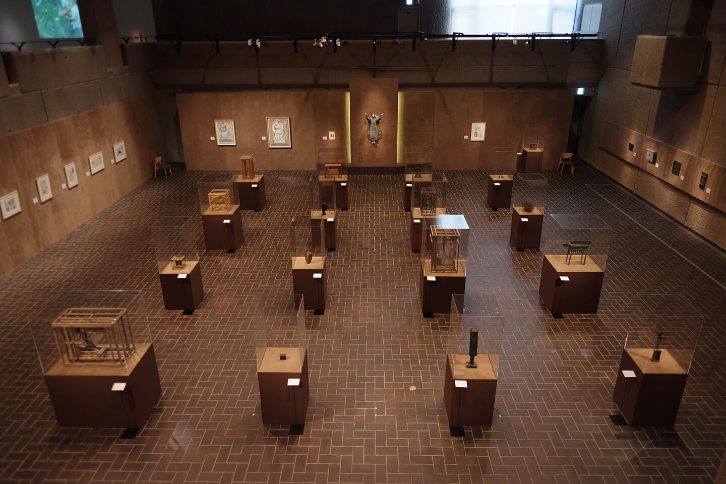 シルヴィア・ミニオ=パルウエルロ・保田とズビニェク・セカルの展示風景
